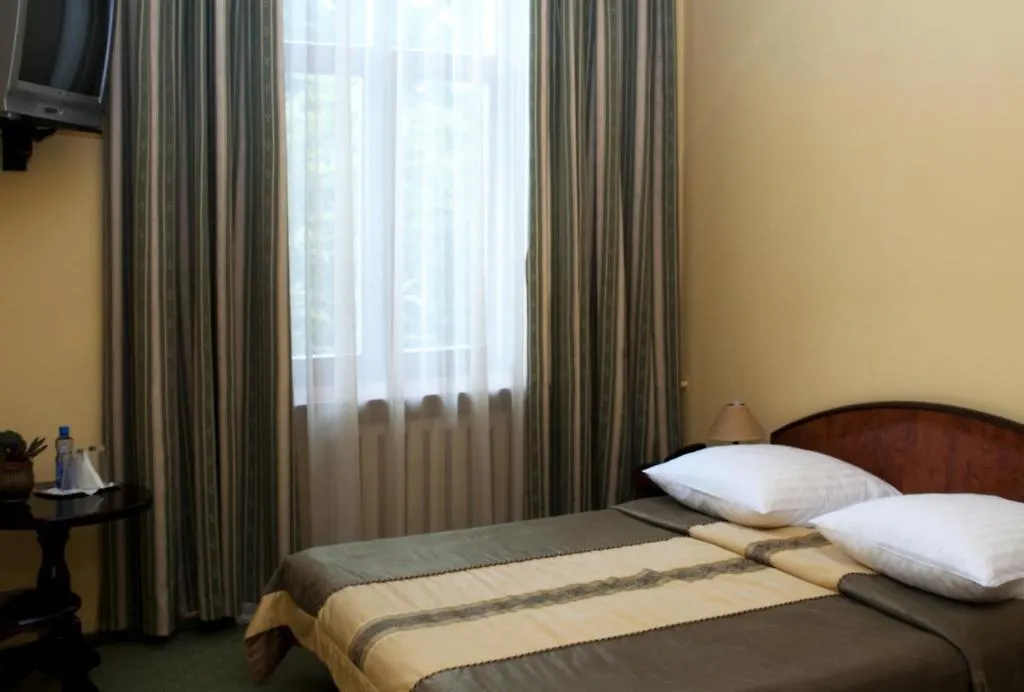 Wien Hotel Leópolis 3*,